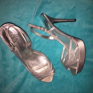 Silver Diamond Platforms